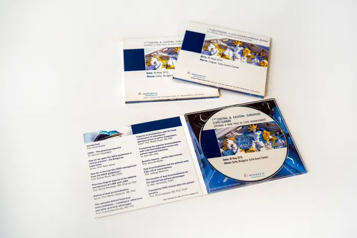 Digipack με 2 πάνελ — εταιρική παρουσίαση