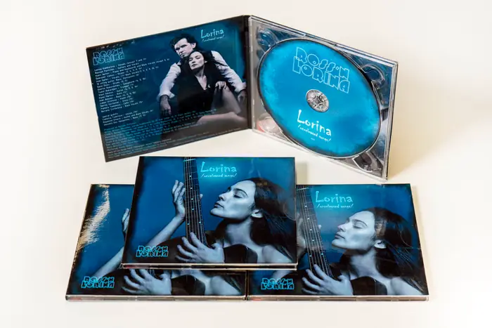 Digipack με βιβλιαράκι — ηχογράφηση συναυλίας