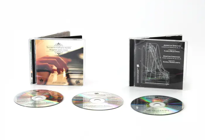 Σετ CD σε θήκες — εταιρική παρουσίαση
