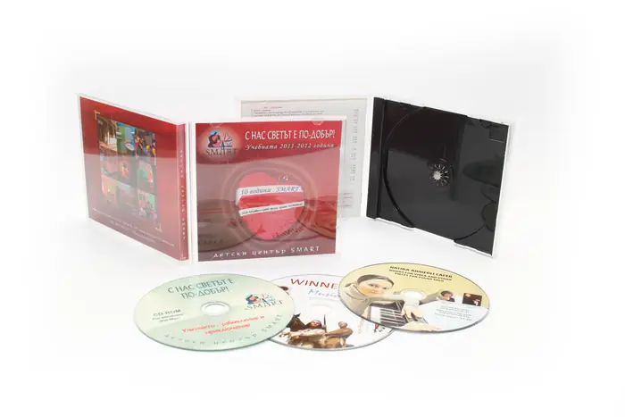 Σετ CD σε θήκες — παραδοσιακό άλμπουμ